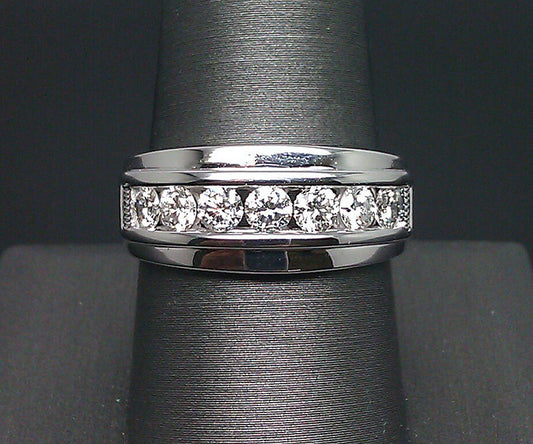 14K Men White Gold Band With 7 Brilliant Round Diamonds 1CT