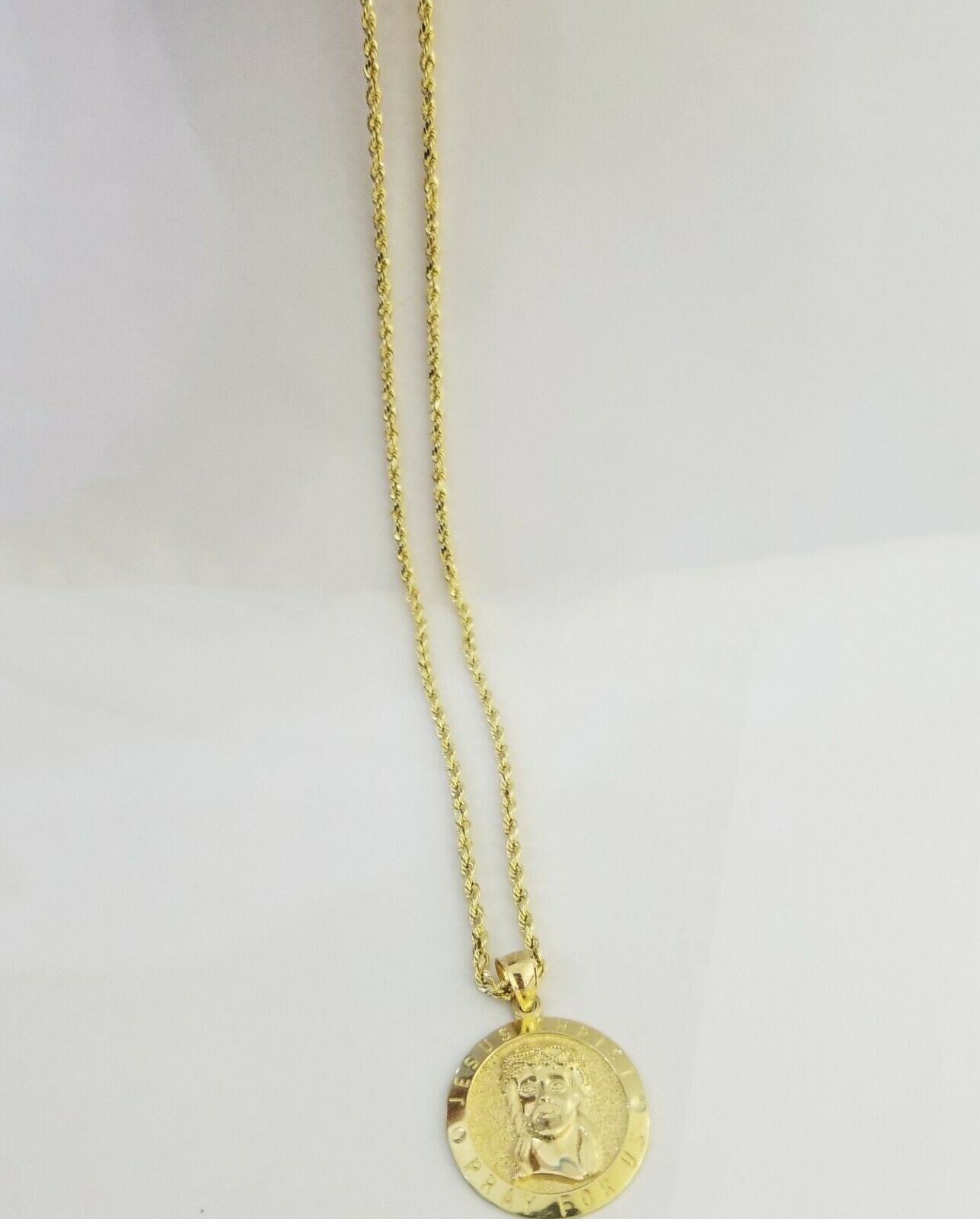 10kYellow Gold round/circle Jesus charm with18"inch rope chain 2mm,10kt gold set